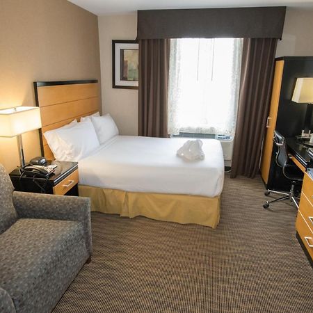 Holiday Inn Express Kennedy Airport, An Ihg Hotel New York Bagian luar foto