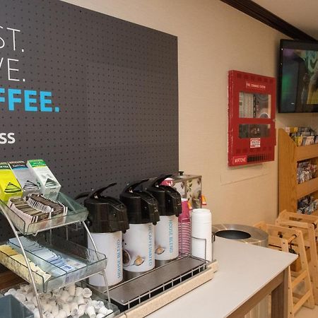 Holiday Inn Express Kennedy Airport, An Ihg Hotel New York Bagian luar foto