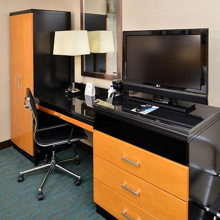 Holiday Inn Express Kennedy Airport, An Ihg Hotel New York Bagian luar foto