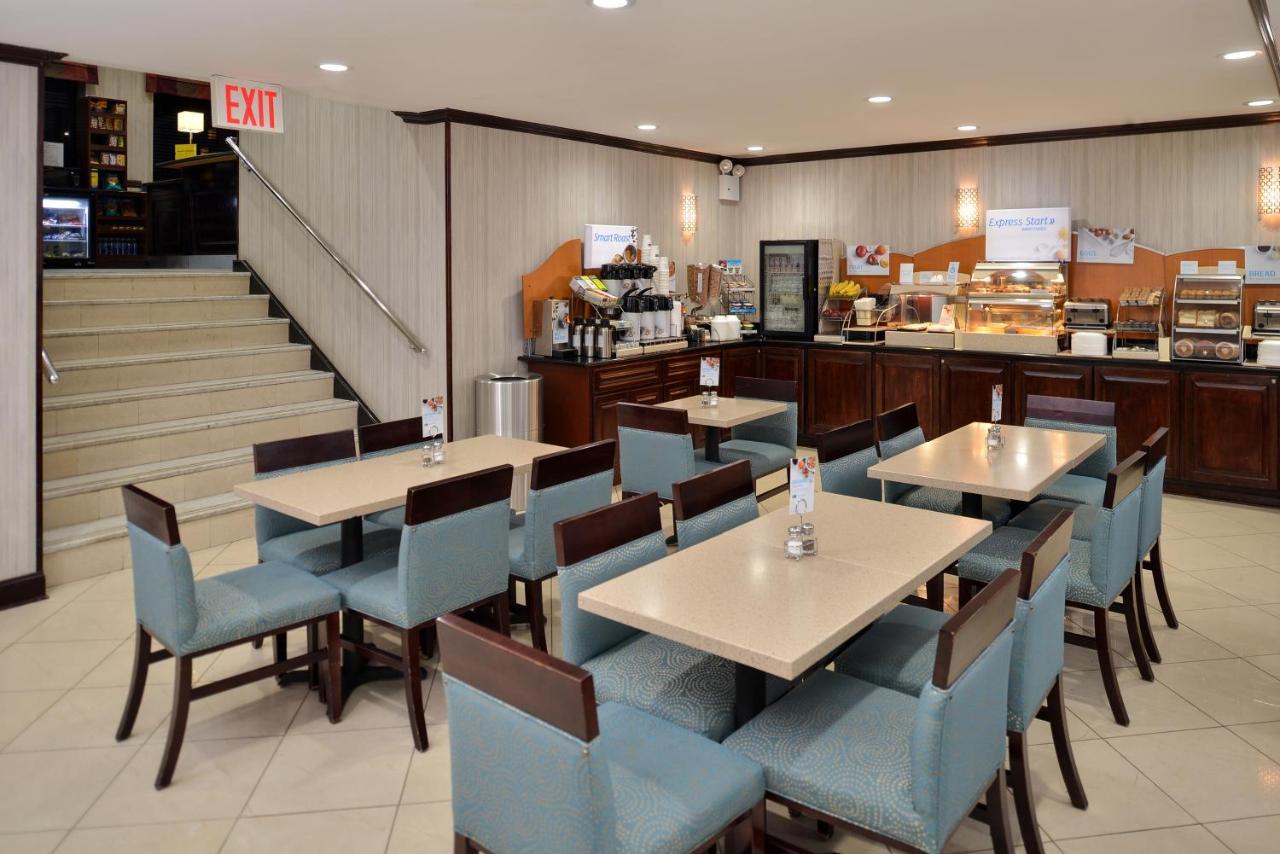 Holiday Inn Express Kennedy Airport, An Ihg Hotel New York Bagian luar foto
