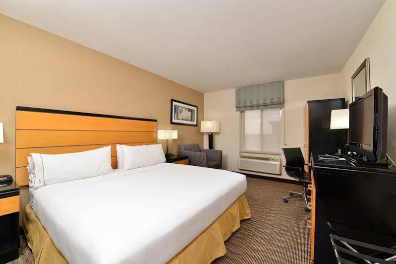 Holiday Inn Express Kennedy Airport, An Ihg Hotel New York Bagian luar foto