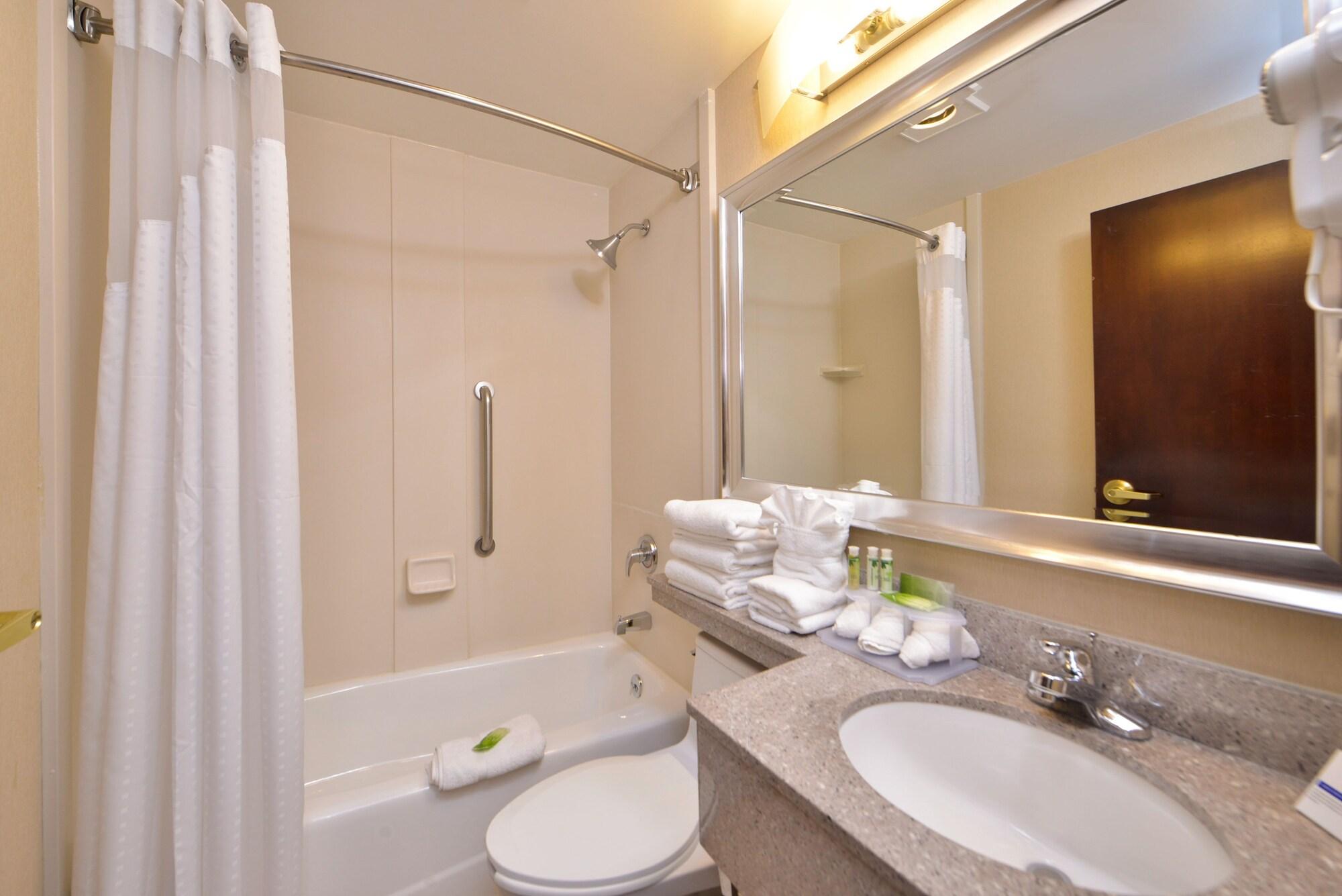 Holiday Inn Express Kennedy Airport, An Ihg Hotel New York Bagian luar foto