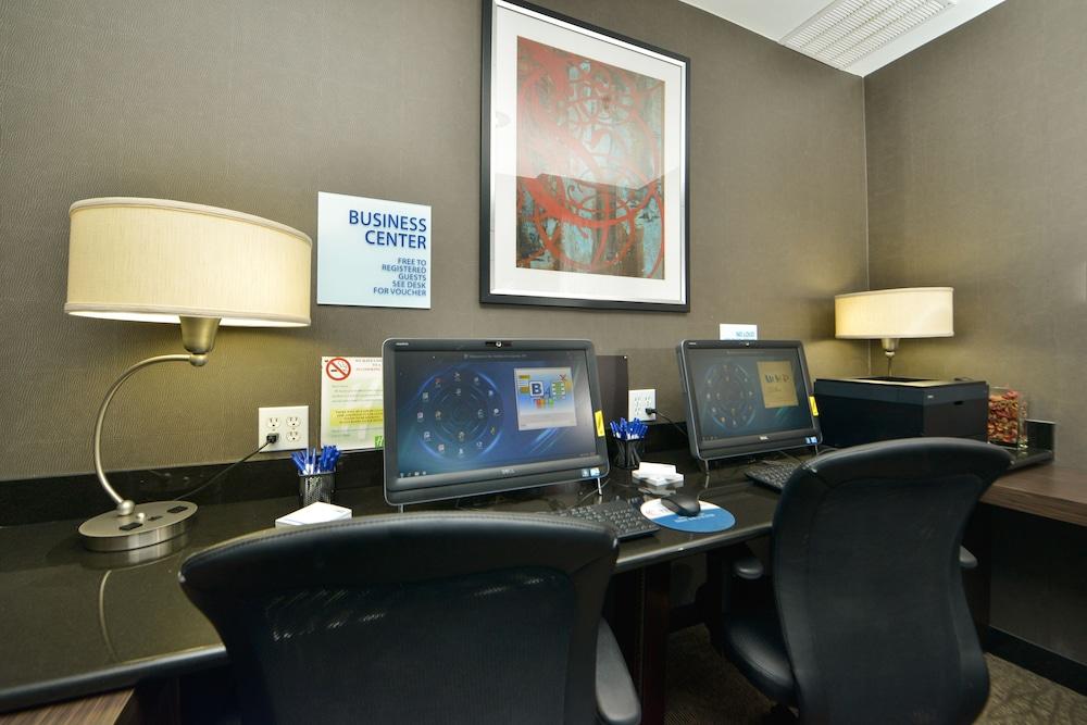 Holiday Inn Express Kennedy Airport, An Ihg Hotel New York Bagian luar foto